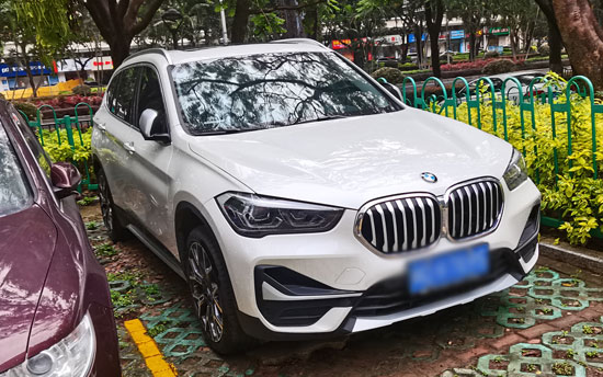 雨刮器刮玻璃有呱呱响怎么消除(雨刮器噪音去除攻略)