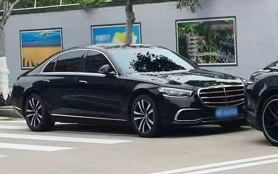 奔驰e300报价多少钱(奔驰E300l怎么样)