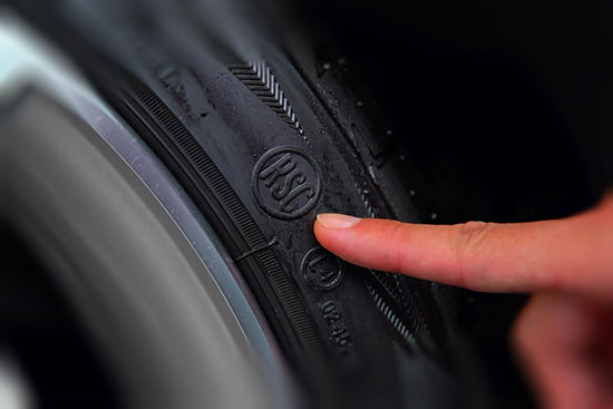 如何分辨轮胎是不是防爆轮胎（汽车轮胎侧面挤压路沿会受损吗）