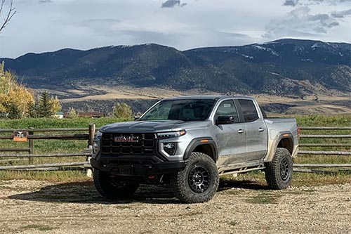 2024 GMC Canyon AT4X AEV 版在越野硬件和技术上大放异彩