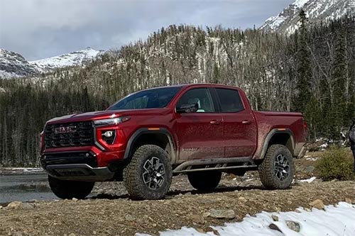 2024 GMC Canyon AT4X AEV 版在越野硬件和技术上大放异彩