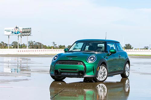 这是我们在使用2023年Mini Cooper S一年后学到的东西